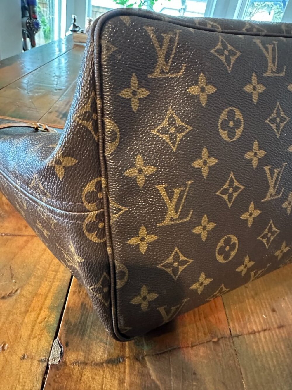 Louis Vuitton Neverfull GM Monogram tote - Picture 10 of 16
